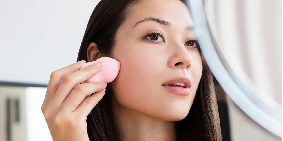 women-brushing-face